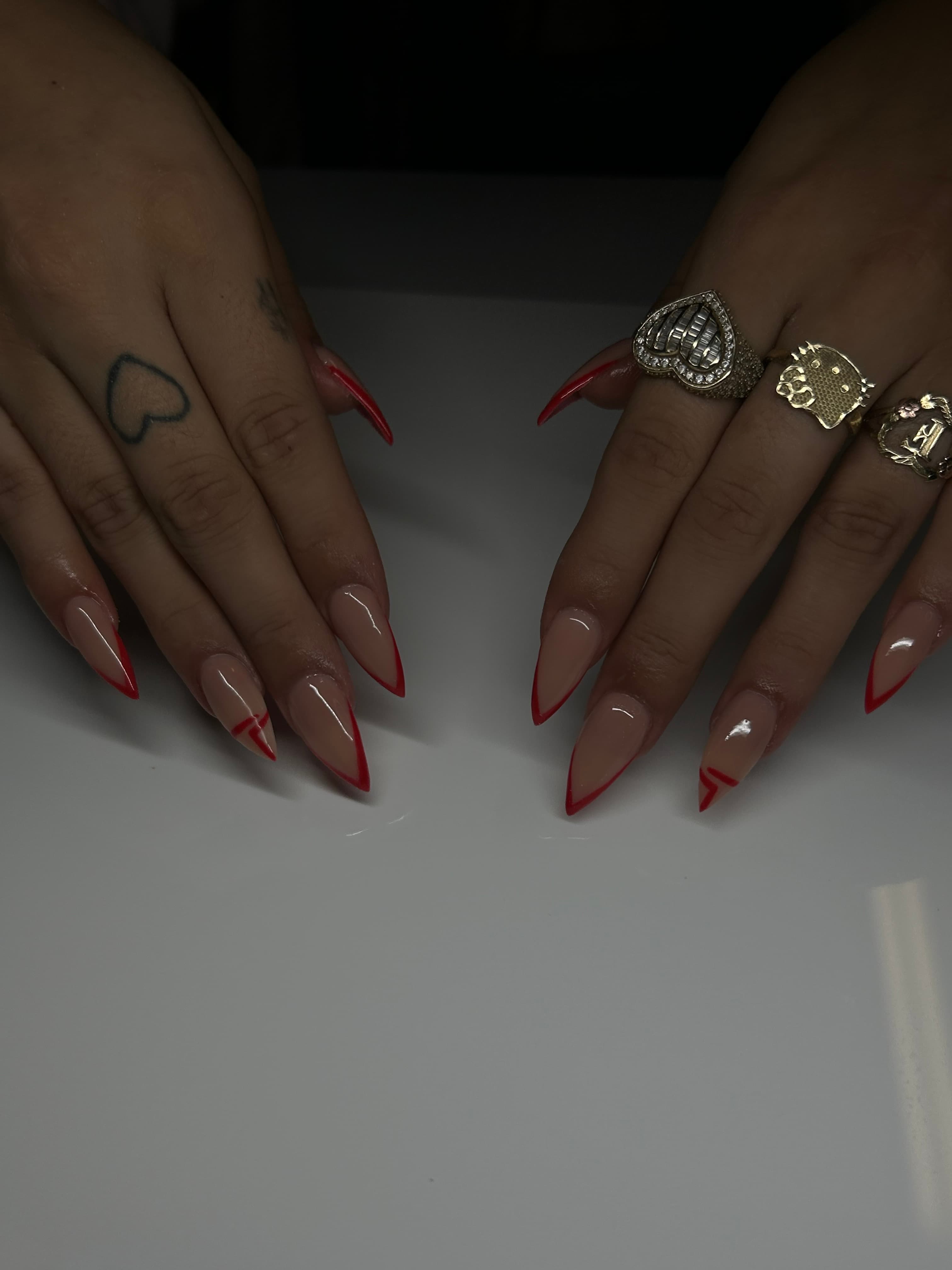 nailsbymarr__ logo